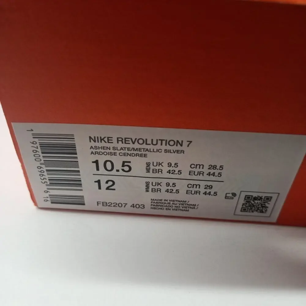 Nike Revolution 7 Shoes‎ Mens Size 10.5 Slate Metallic Silver
